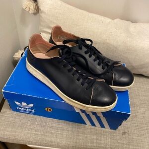 Limited edition adidas Originals women’s Navy with pink suede leather Sneakers